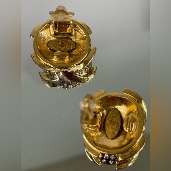 CHANEL Rhinestone Round CC Logo Clip On Earrings - Picture 9 of 11